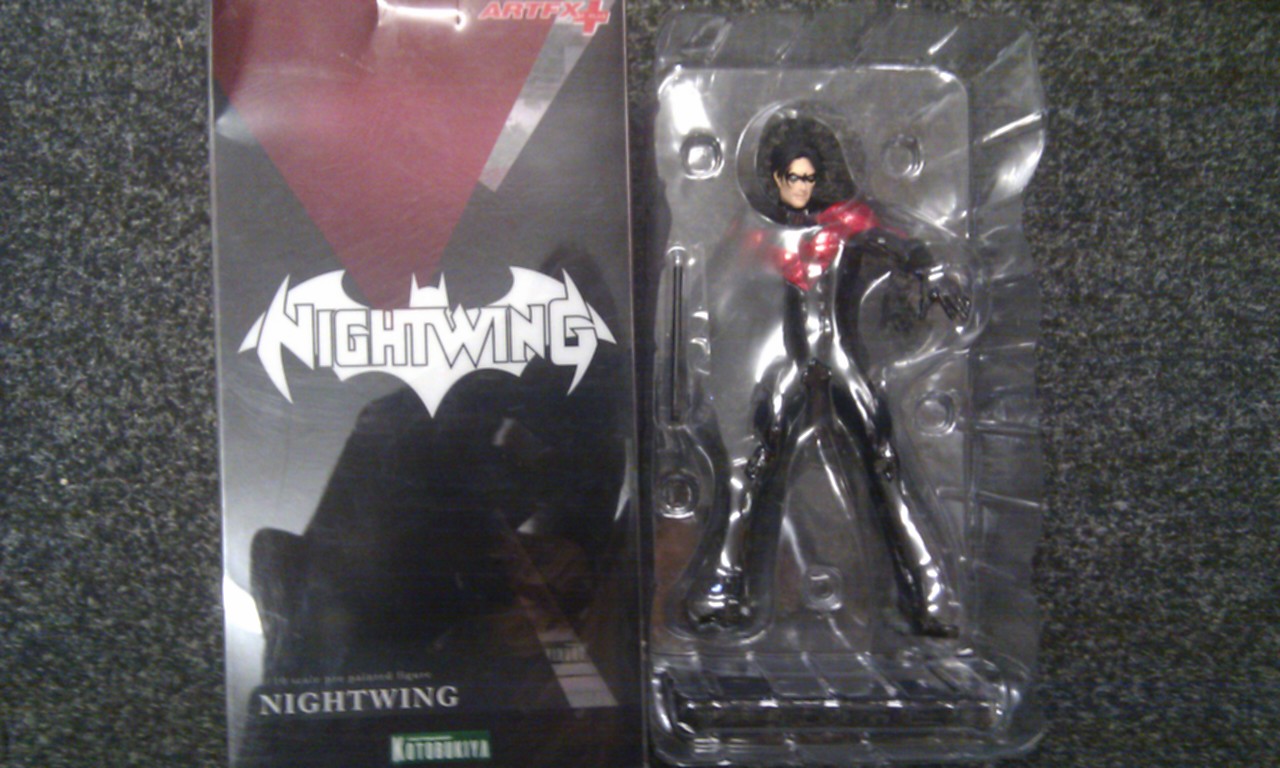 1/10 Scale Nightwing Figure