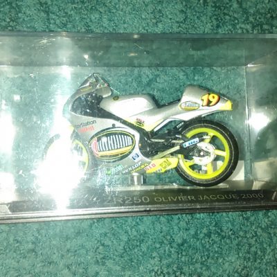 Yamaha YZR250 Olivier Jacque 2000